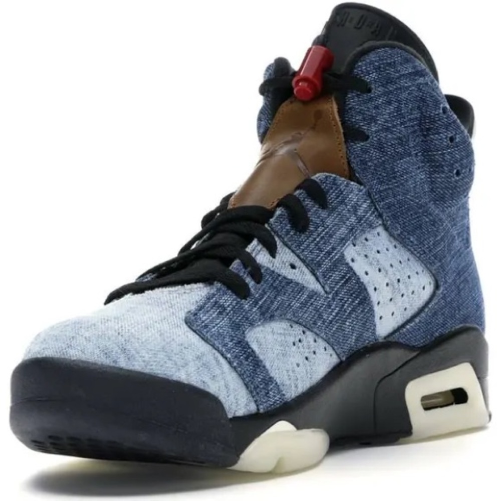 Jordan 6 Retro
Washed Denim